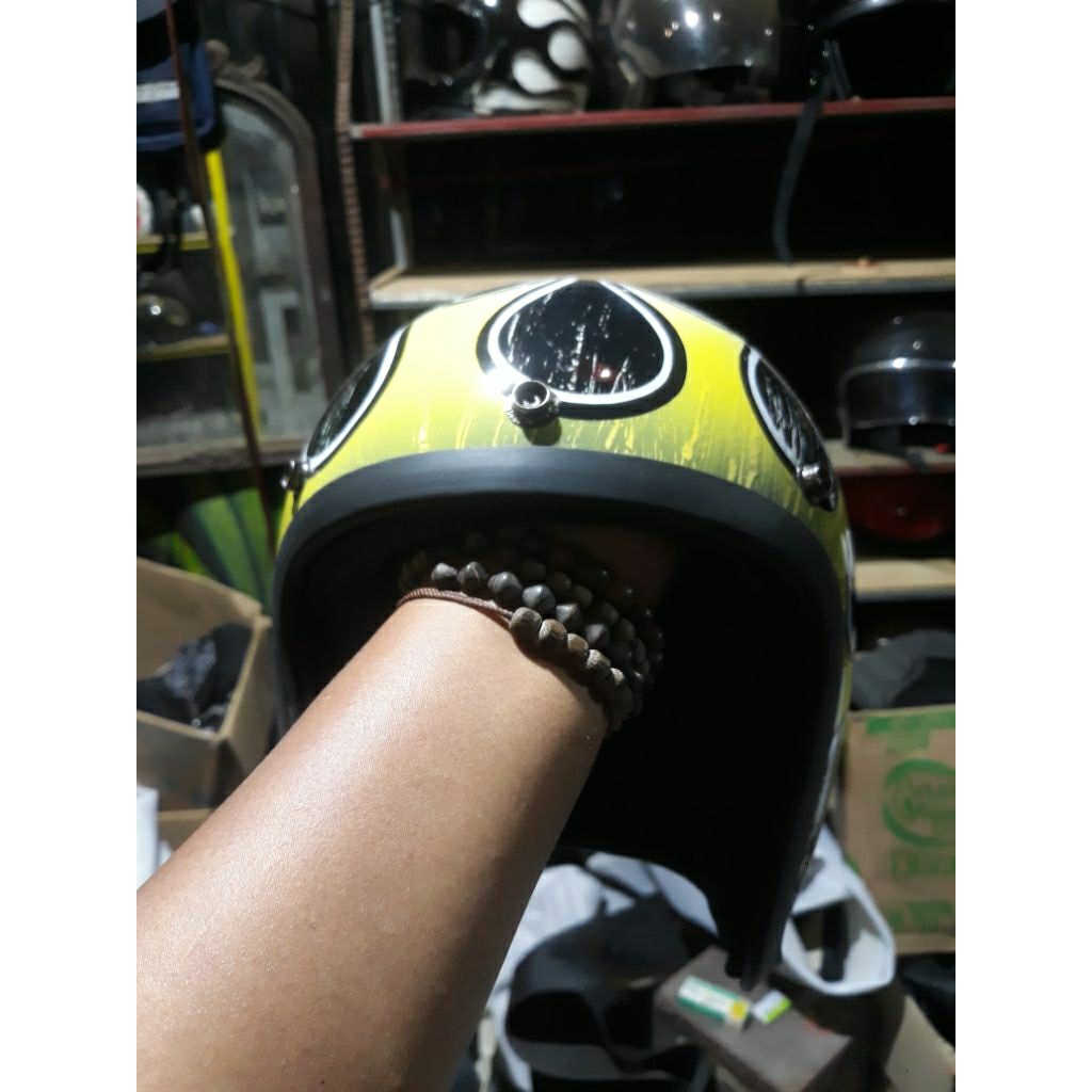 Helm Slim Head Motif Api