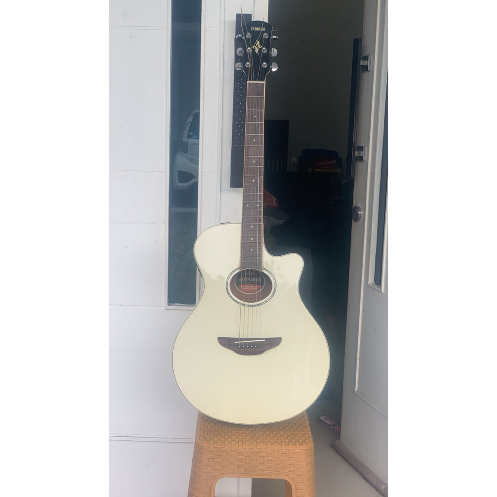 Gitar Yamaha APX 600 ( second )