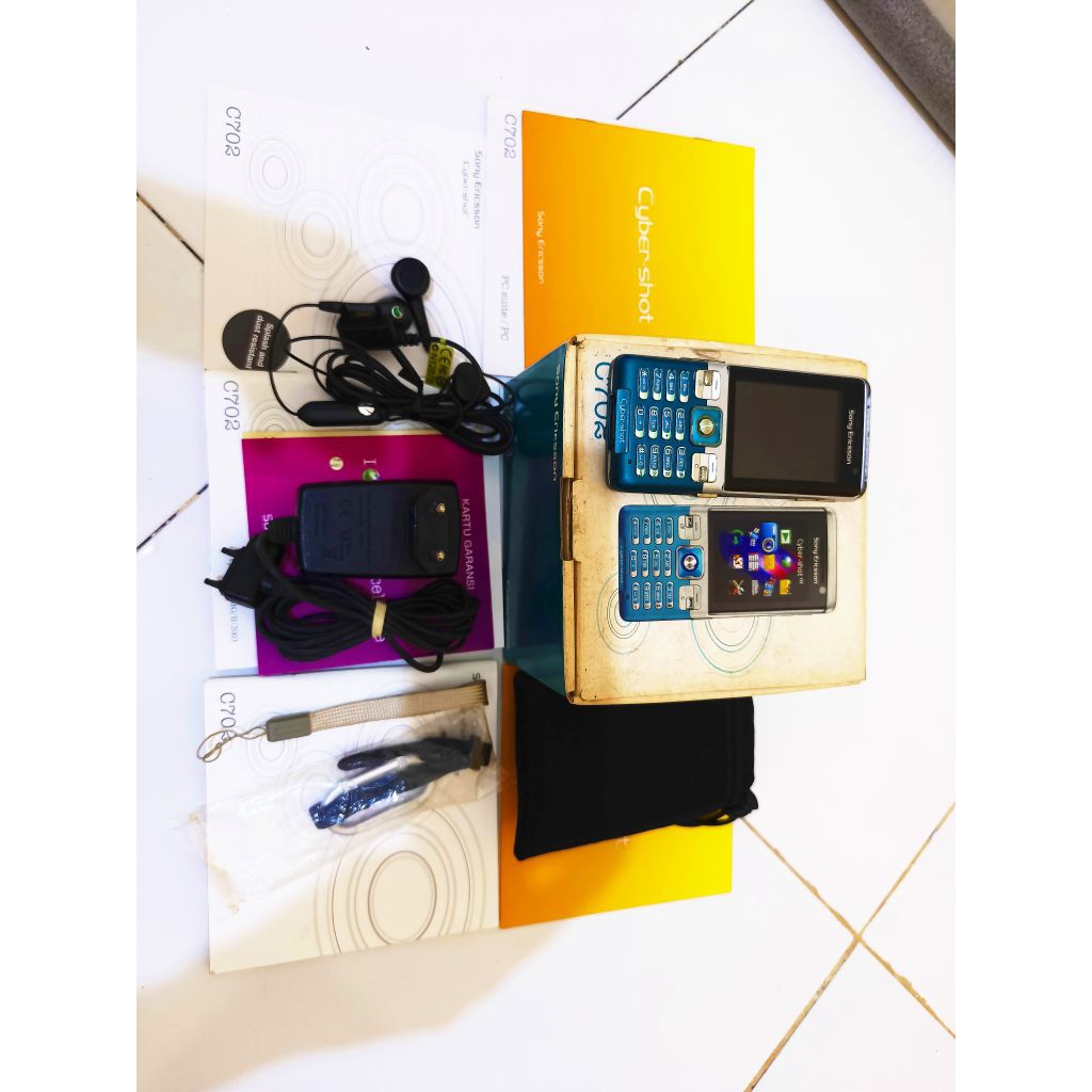 Sony ericsson C702 GREEN EDITION