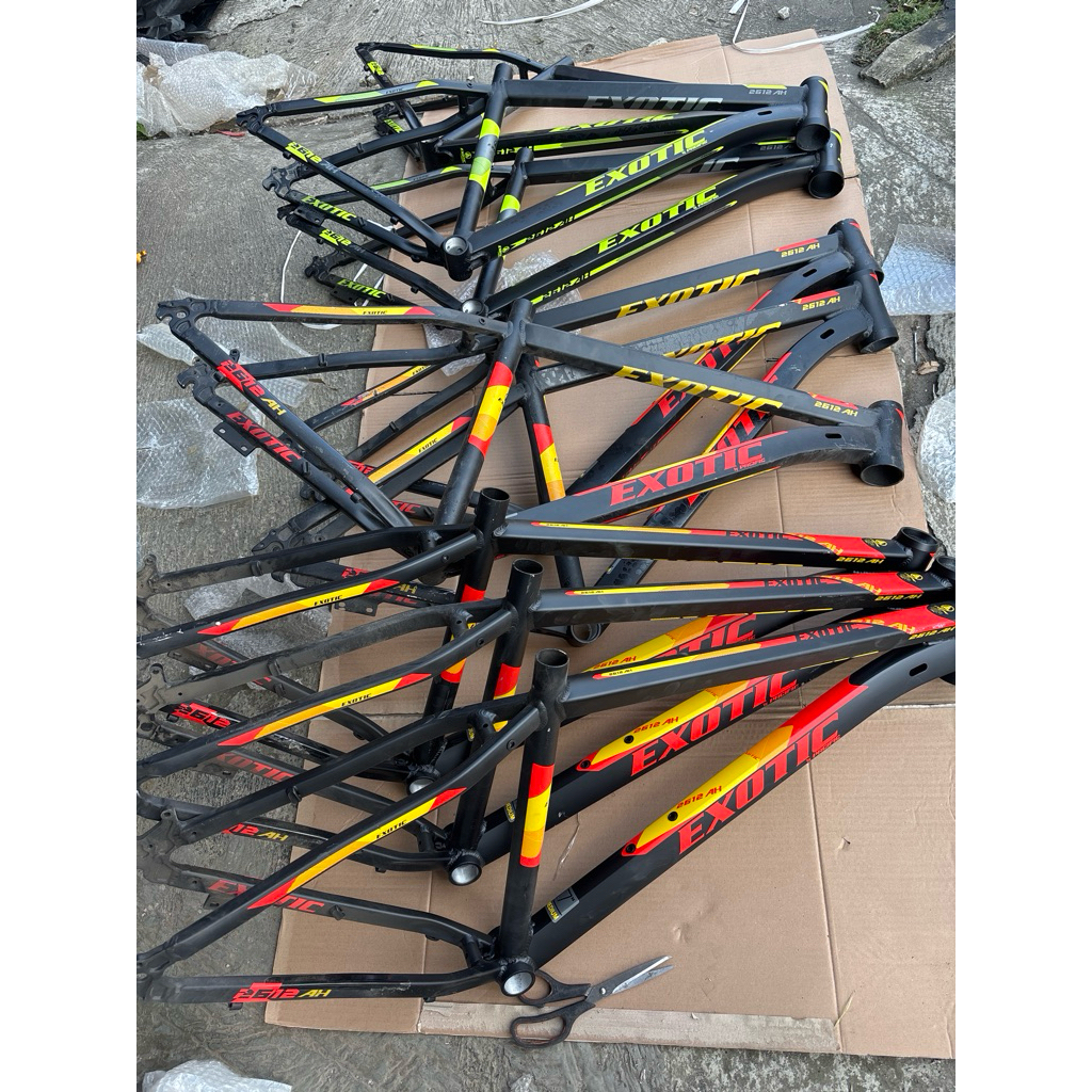 BEKAS ada LECET  frame alloy aloy sepeda mtb 27.5 sz 17 medium