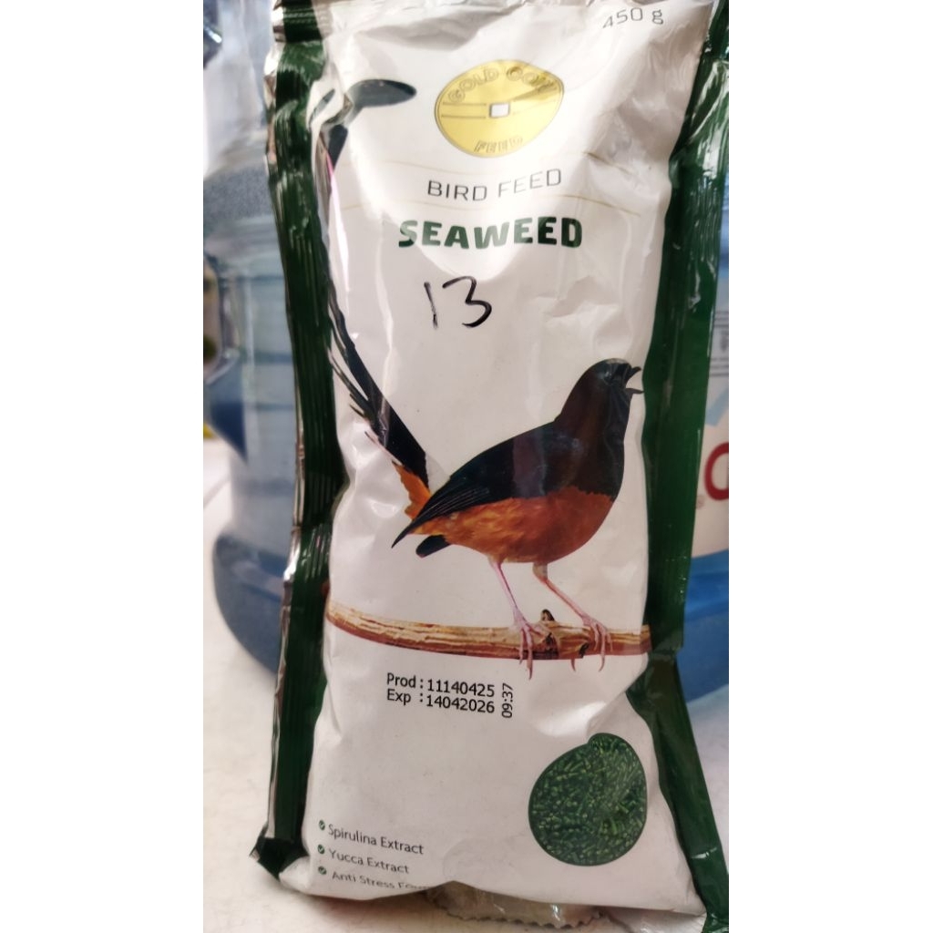 pakan hewan ada ayam, kelinci, ikan nila/lele, burung, hamster, dan ikan hias