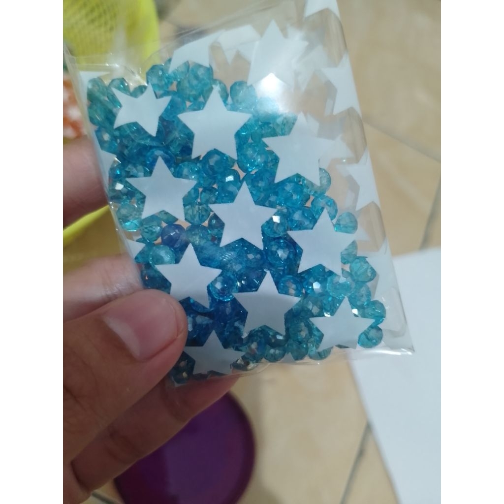 manik manik kristal biru