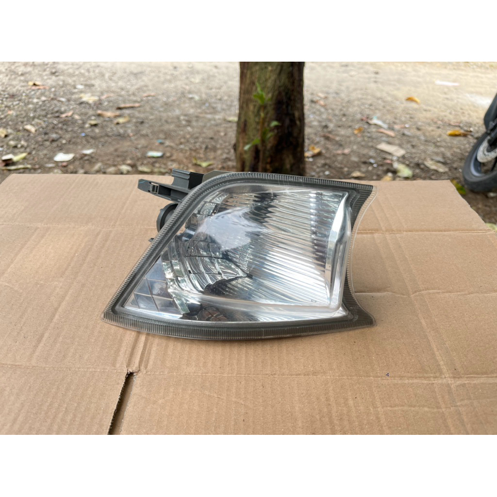 Lampu sein sen bumper bawah Toyota Innova Reborn 2016-2019 Lampu reting bumper Innova Reborn