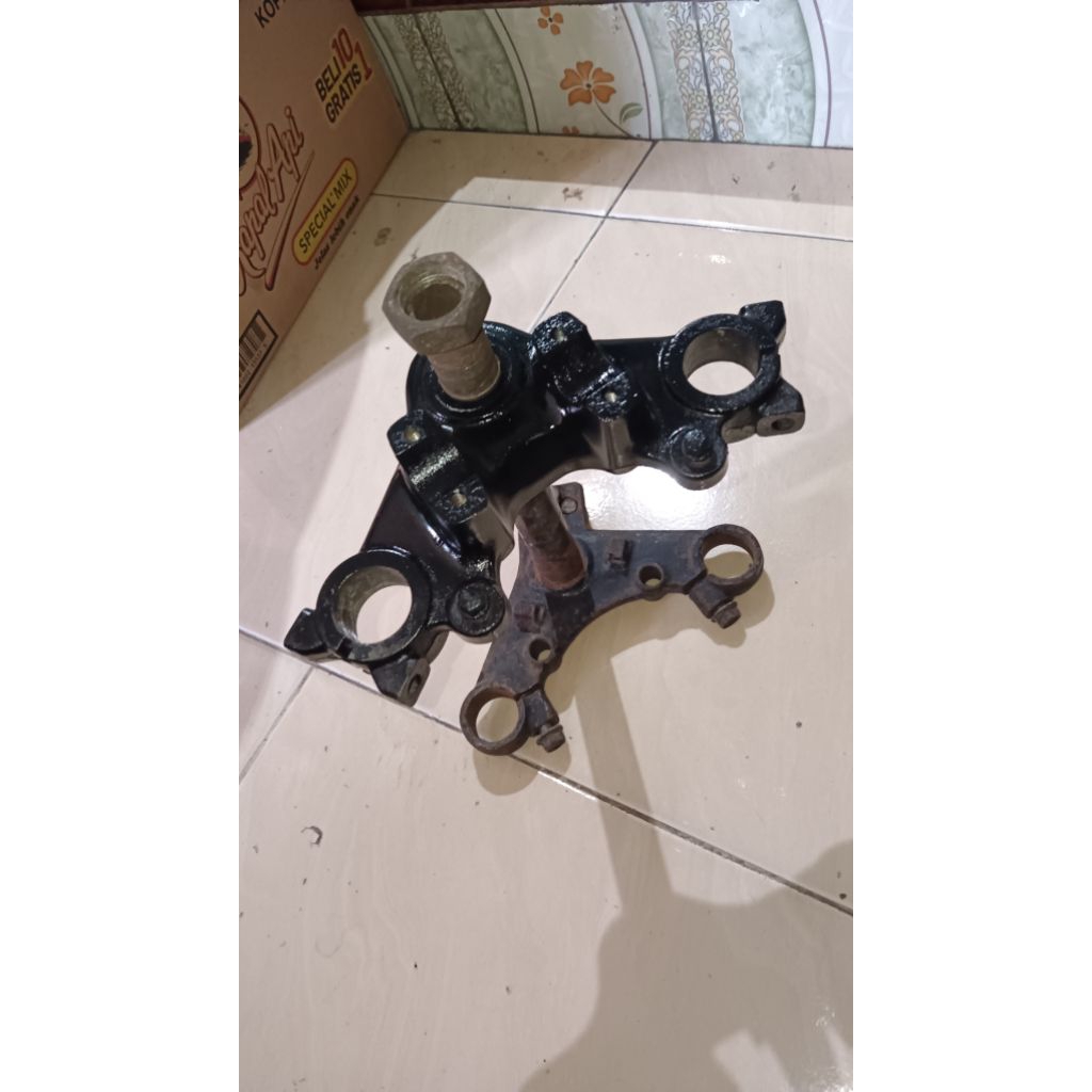 Segitiga T Atas Bawah Honda Gl100 GL-100 Gl125 GL-125 original