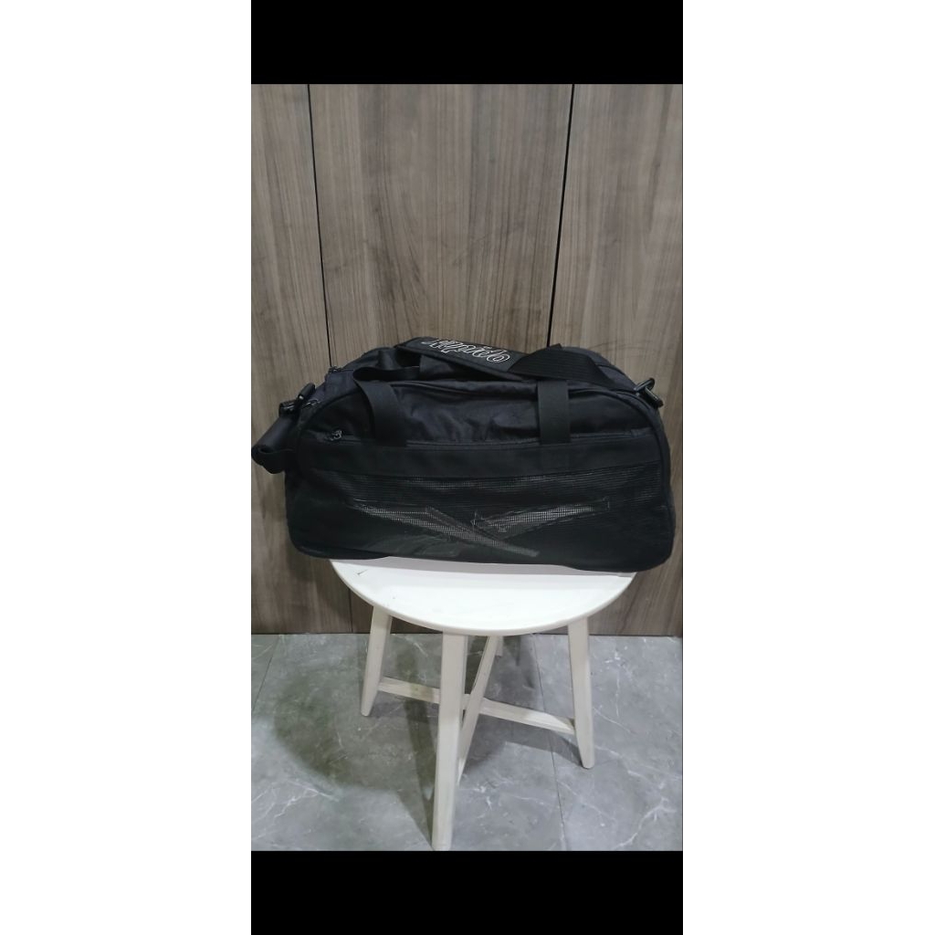 Duffel bag second. duffel bag bekas. duffel bag preloved. Tas gym bekas. tas gym second. tas gym pre