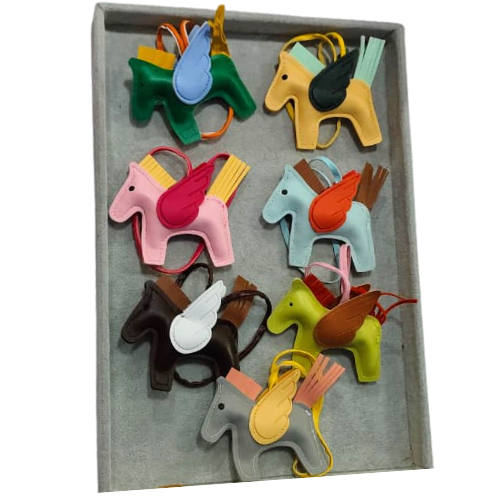 Bagcharm kulit kuda | bagcharm horse