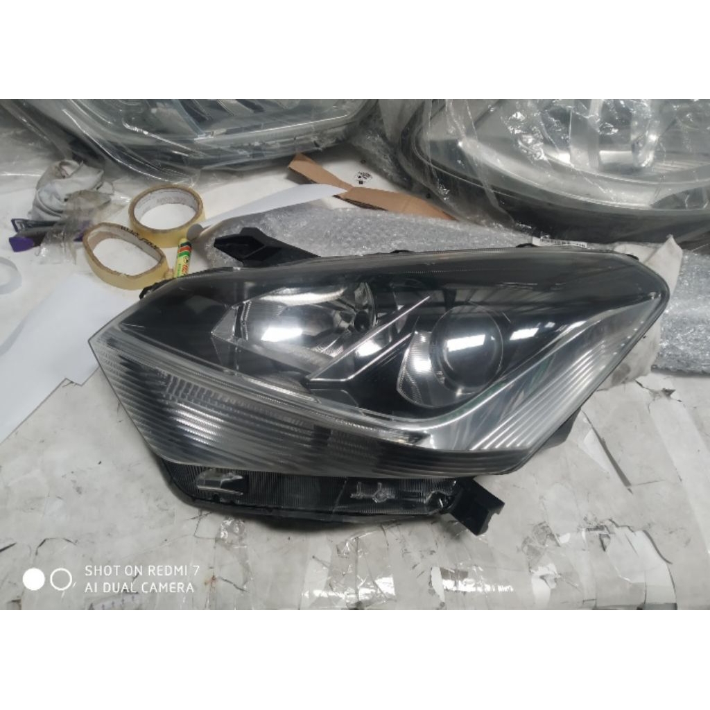 HEADLAMP LAMPU DEPAN KIRI AGYA 2014-2016