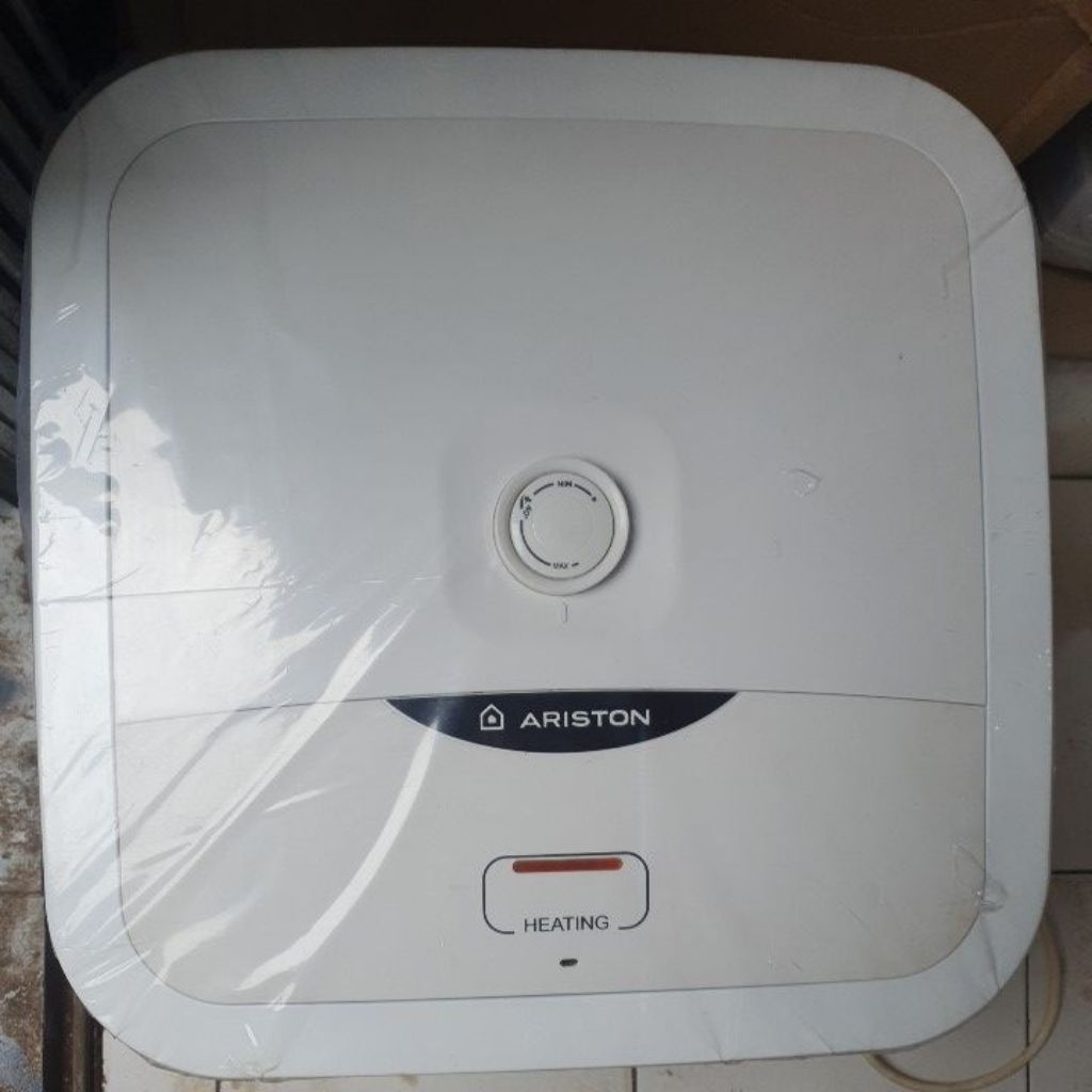 Water Heater ARISTON Pemanas air dingin 30liter