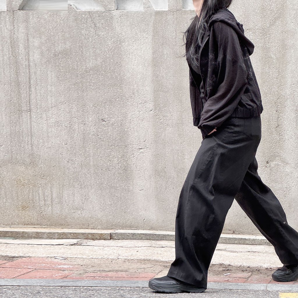 InKano Selka - Jaket wanita sheer dengan details floral embroidery