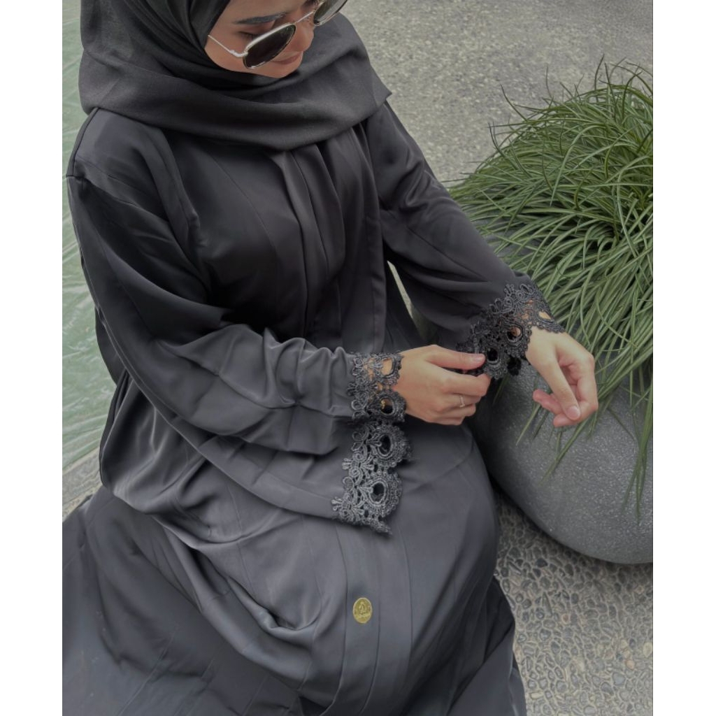 Assolabiyah Abaya Renda tangan Barbara premium UV