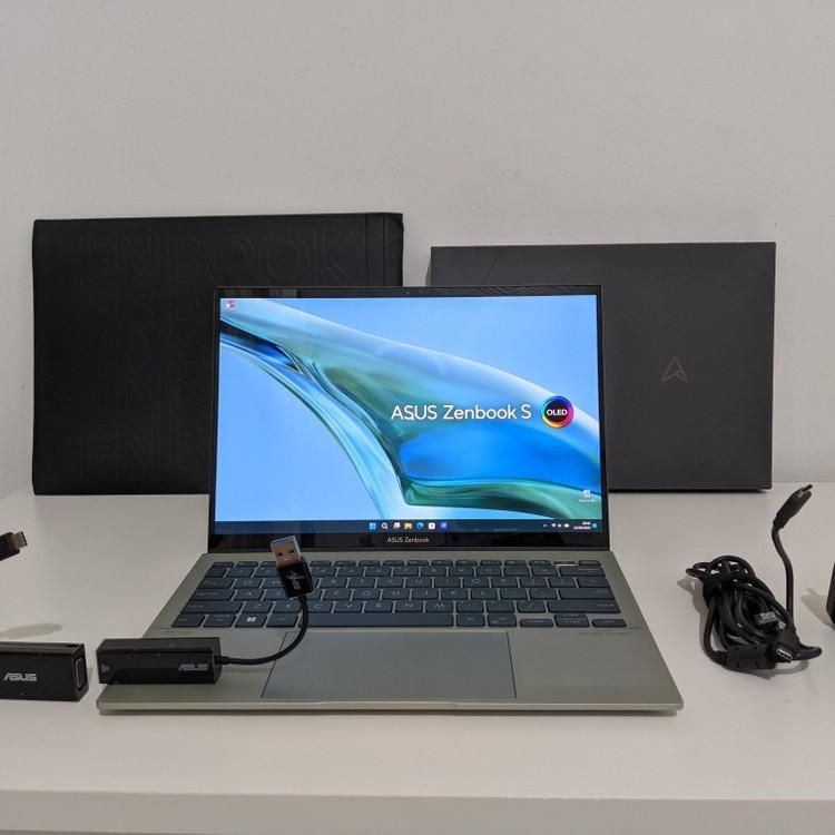 [ SECOND ] Laptop Asus Zenbook S13 Oled AMD Ryzen 7 6800 U RAM 16 GB DDR5 SSD 1TB