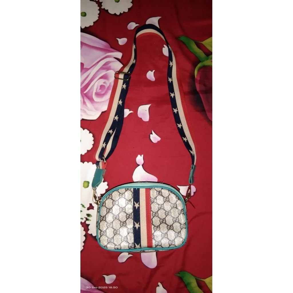 Preloved Tas Selempang Gucci