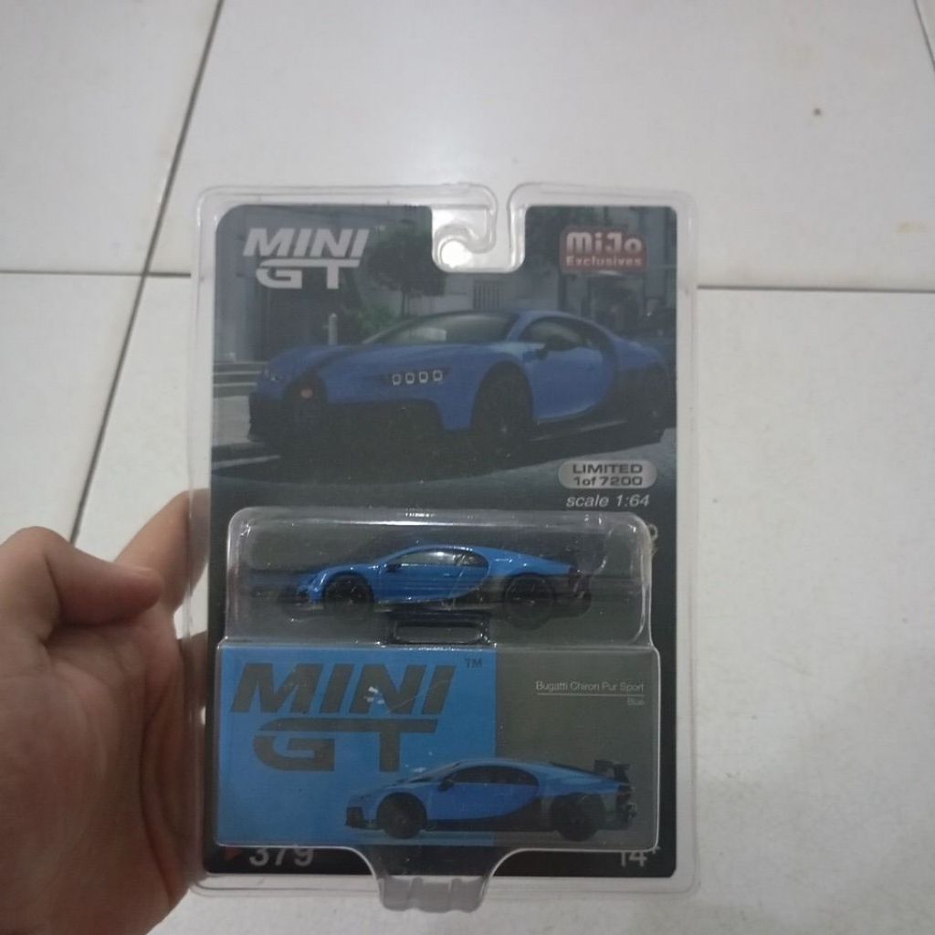 MINIGT BUGGATI CHIRON