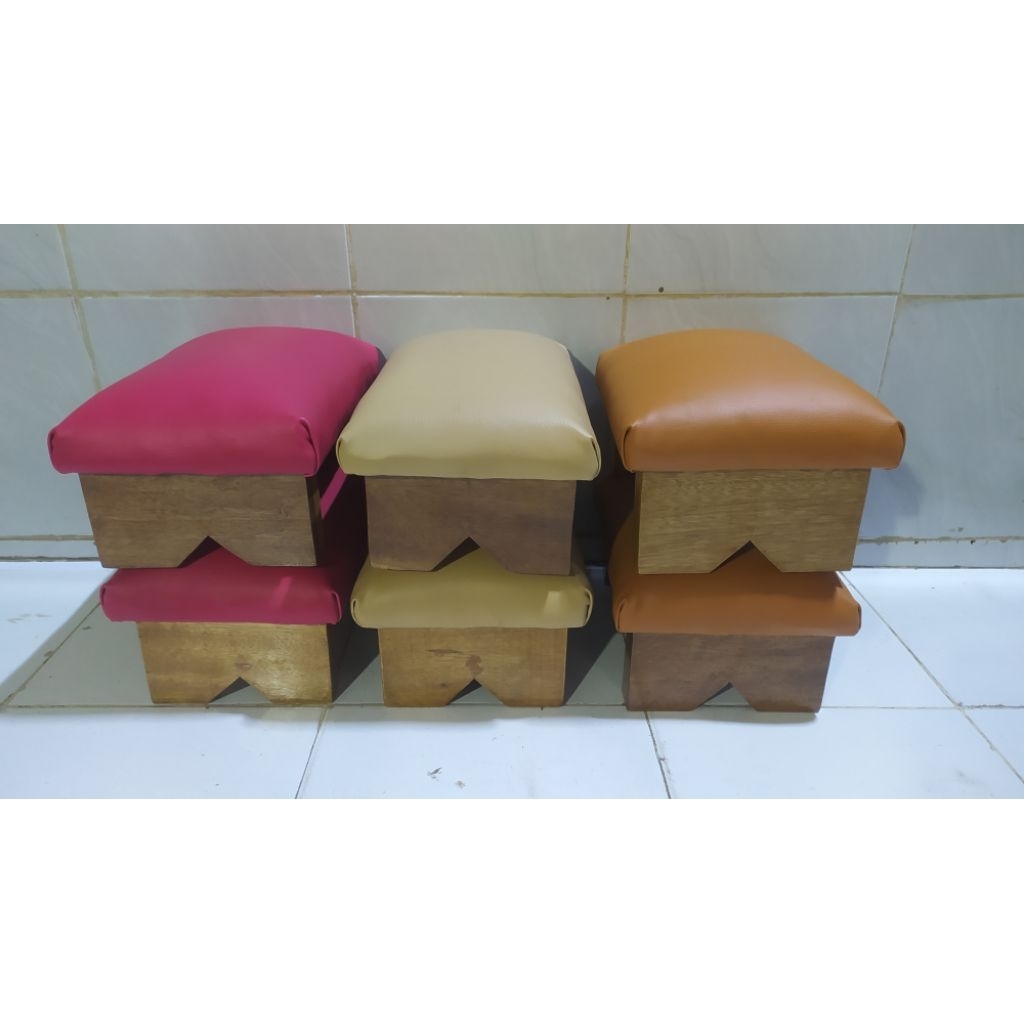 dingklik kayu.jengkok pakai busa.dingklik jok,.bangku kecil
