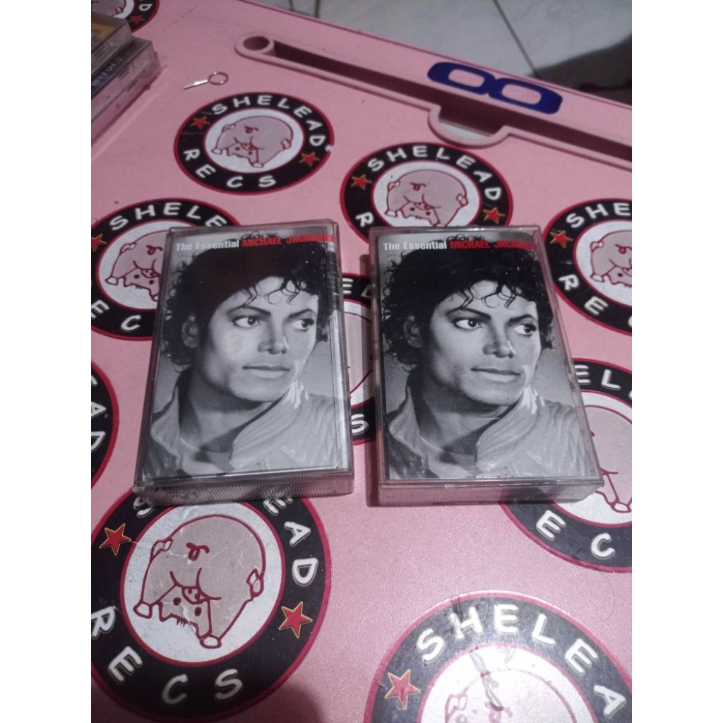 Kaset The Essential Michael Jackson (Double Album)
