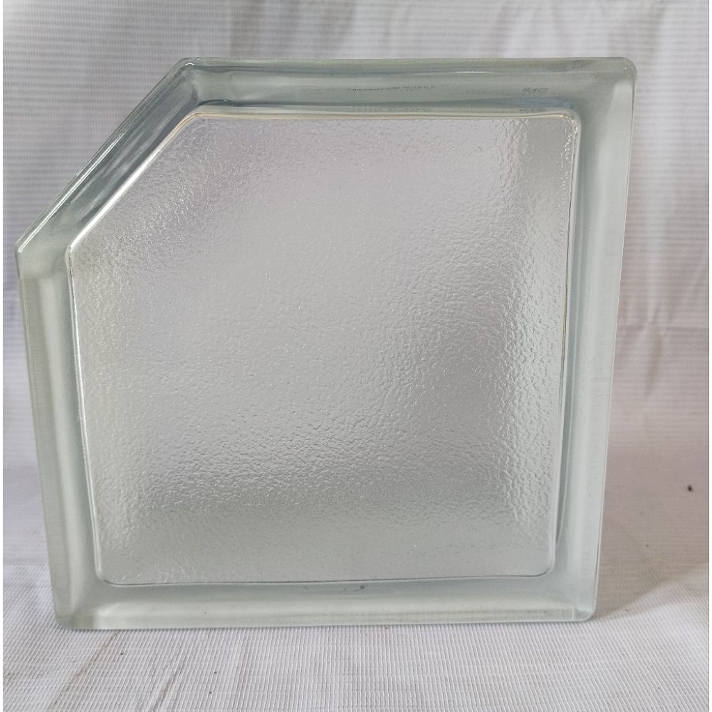 glass block atau blok kaca