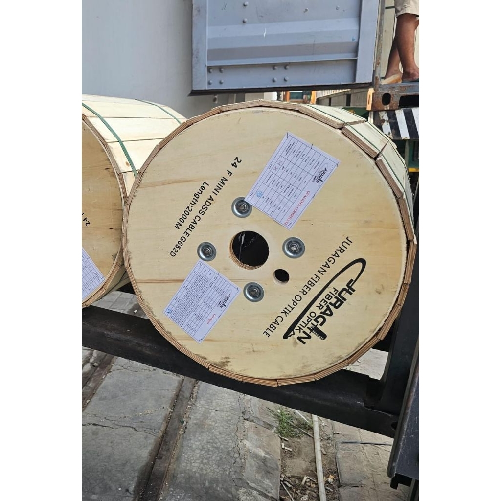 kabel mini adss 24 core 2000 meter/ kabel 24 core adss 2000 meter / kabel adss 24 core fig 8  2000 m