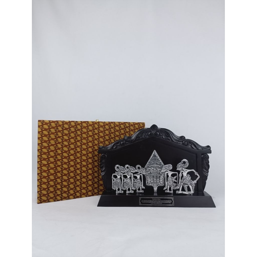 Souvenir Wayang Geber pajangan hiasan Pandawa Lima set box Kain batik Exclusive