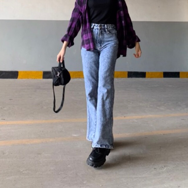 (preloved) Wauw Jeans Cutbray Celana Jeans wanita