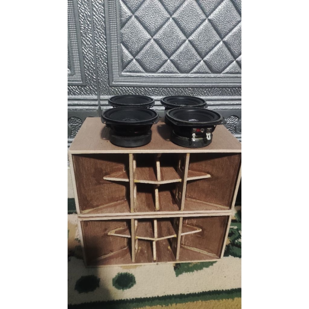 2 box cla 3 inc + 4 speaker 3 inc
