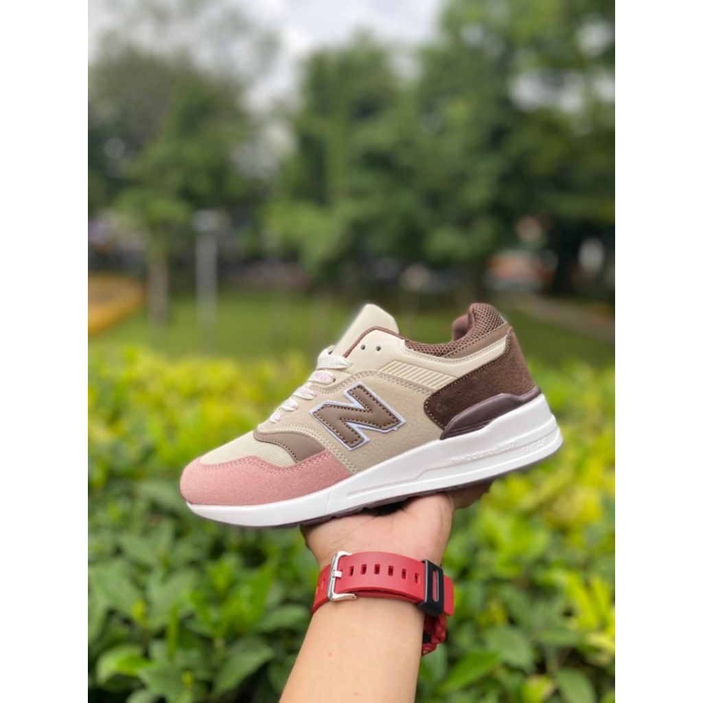 SEPATU WANITA 997'S UKURAN 37-40
