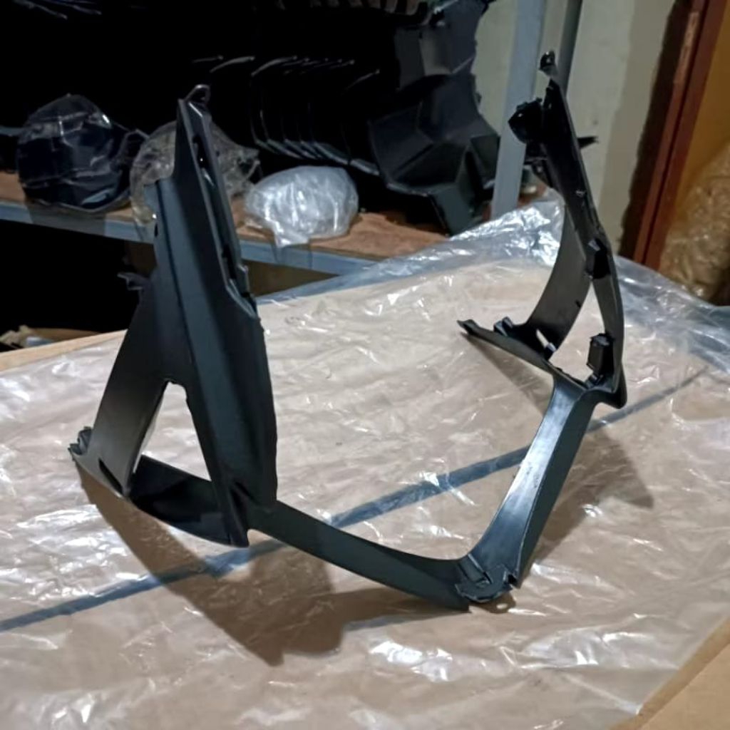 GARNIS DUDUKAN LAMPU DEPAN VARIO 110 FI 2014-2019