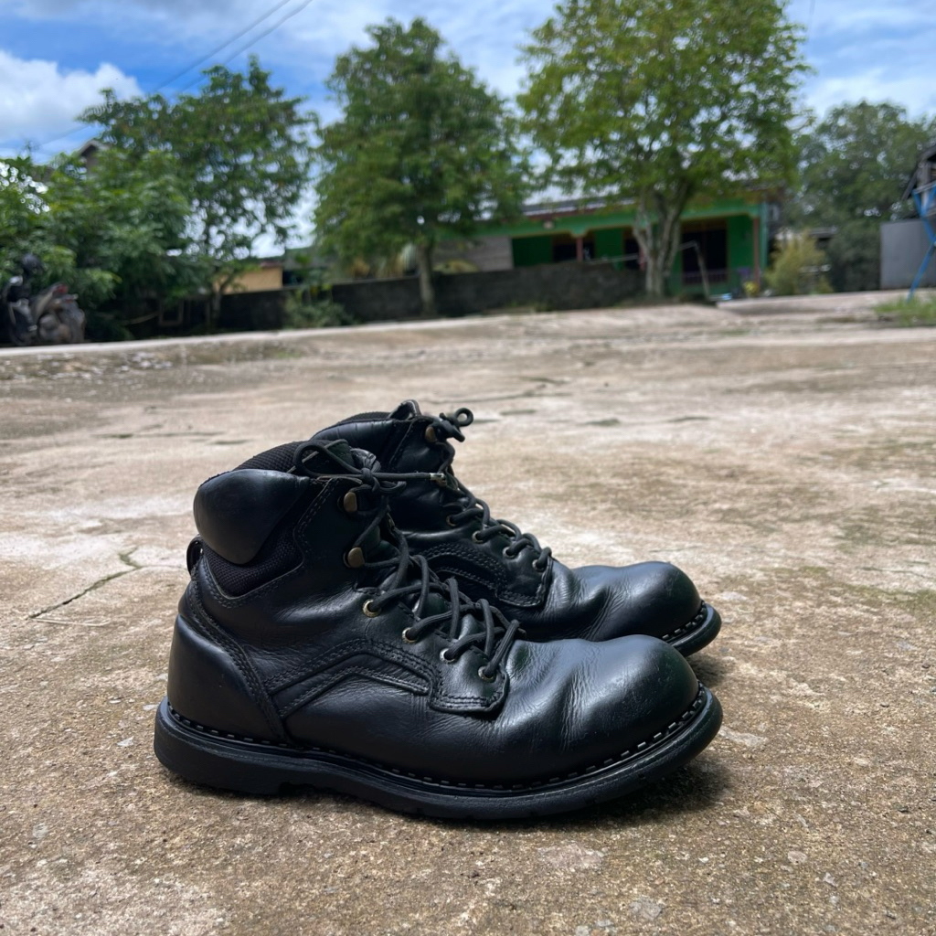 Redwing 923 made in USA boots second