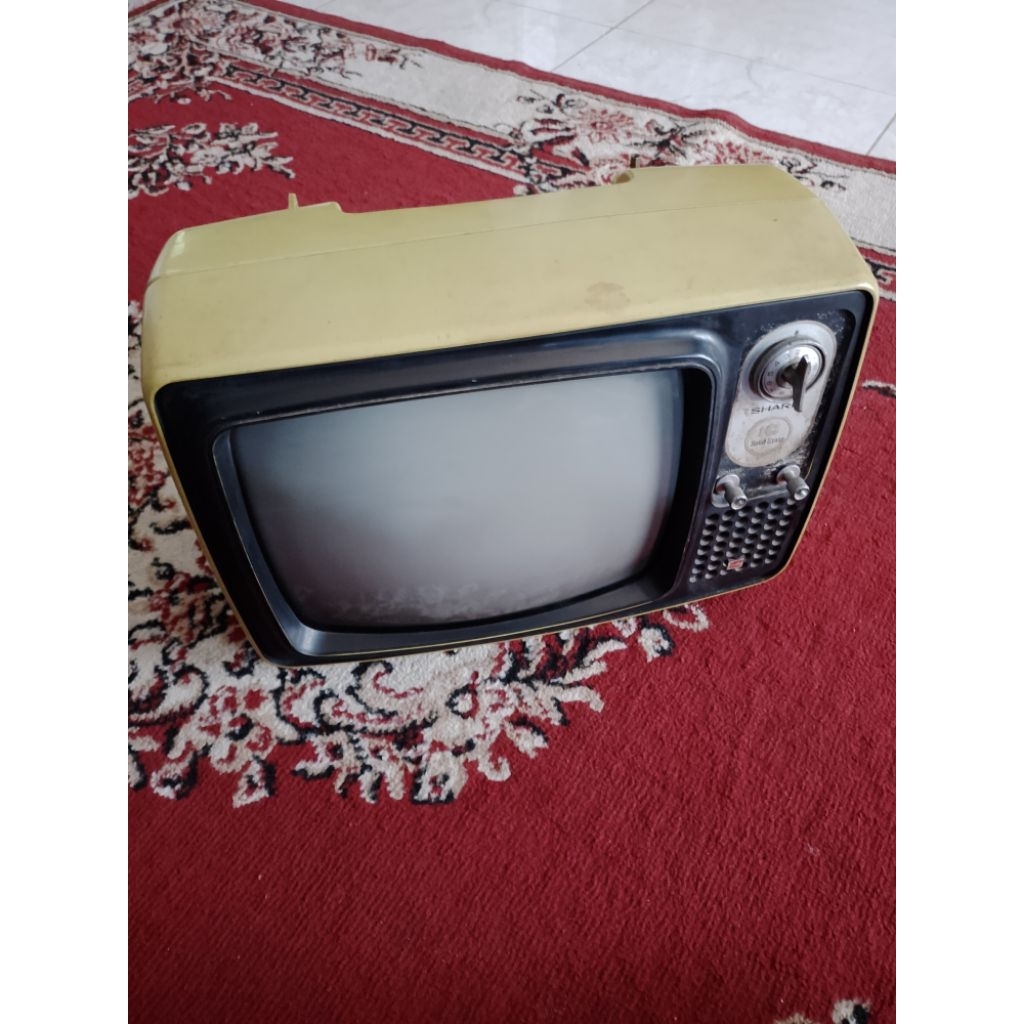 TV Sharp Lawas Jadul Antik