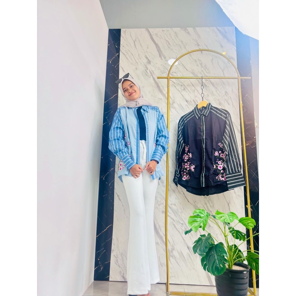 kameja jihan lengan panjang  kombinasi bunga rajut dan tangan salur  baju hitam cosual katun oversiz