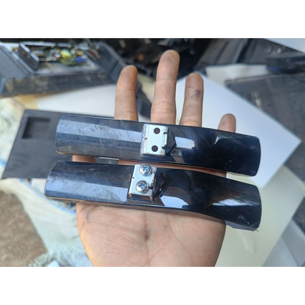 kaki stand tv sharp 24dc1i 2t-c24dc1i