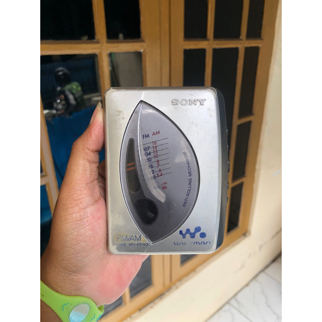 sony walkman wm-fx193