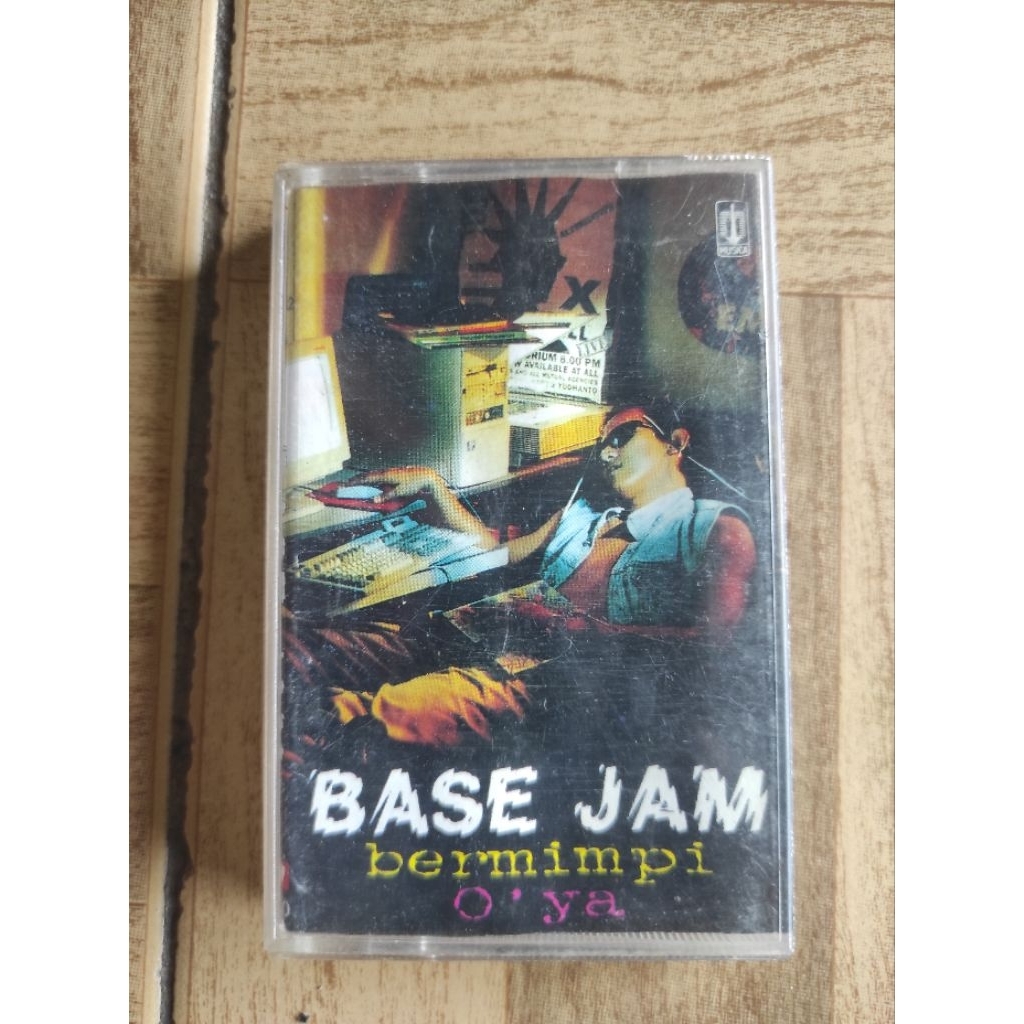 kaset pita BASE JAM "bermimpi"
