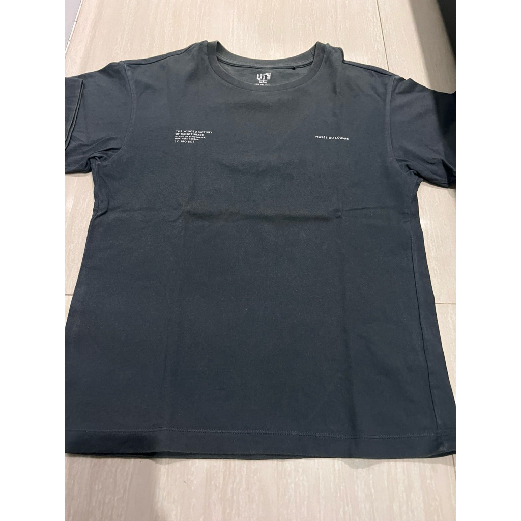 preloved kaos uniqlo