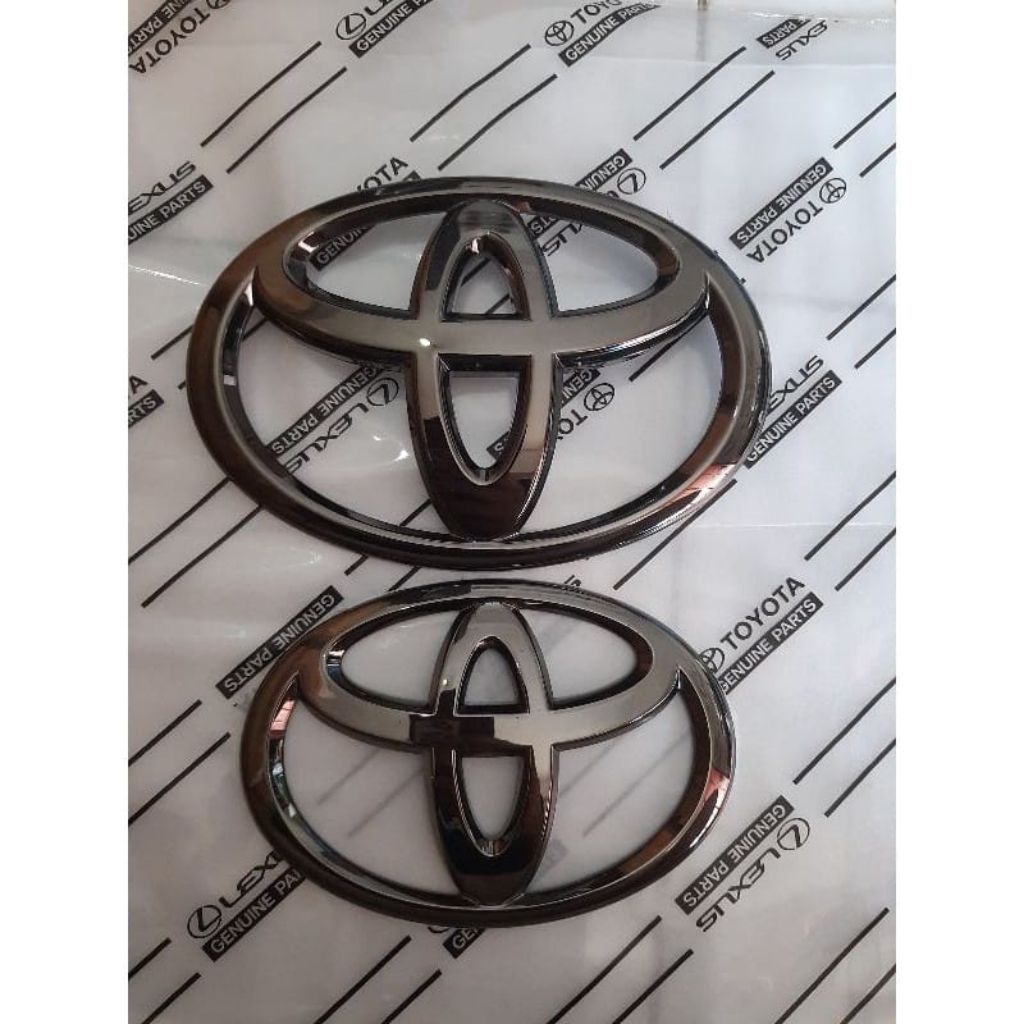 Logo emblem Grill depan belakang INNOVA LAMA BARONG GRAND 2004 sampai 2015 BLACK CHROME ORIGINAL