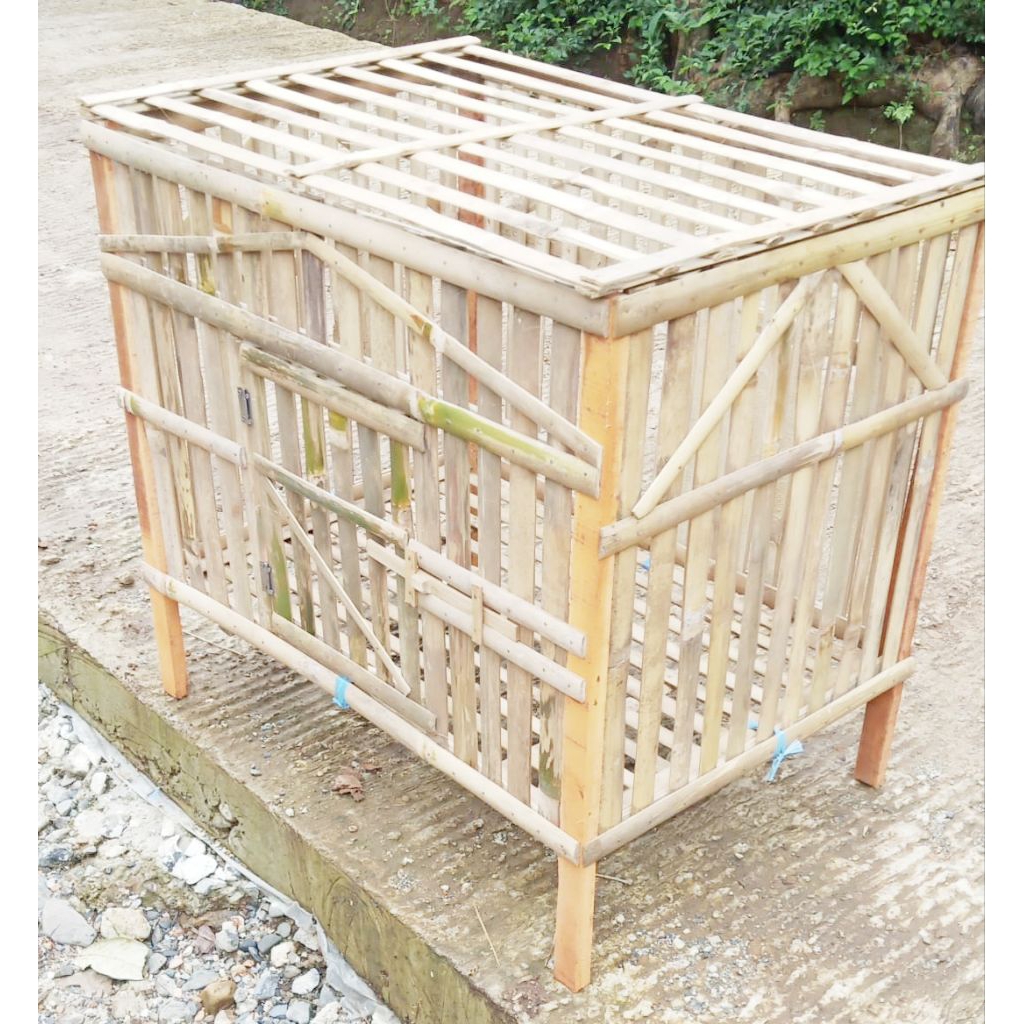 Kandang Ayam Bambu Rakitan