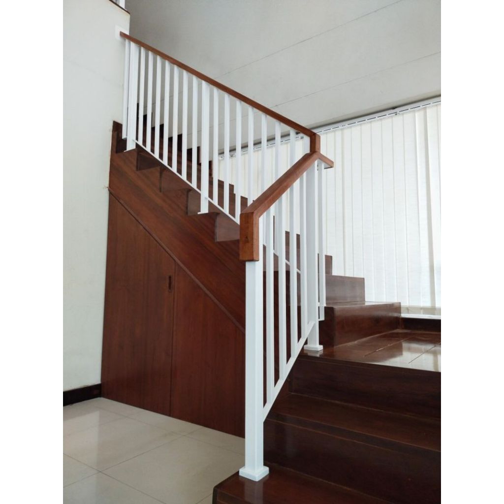 Railing Tangga / Railing balkon model minimalist