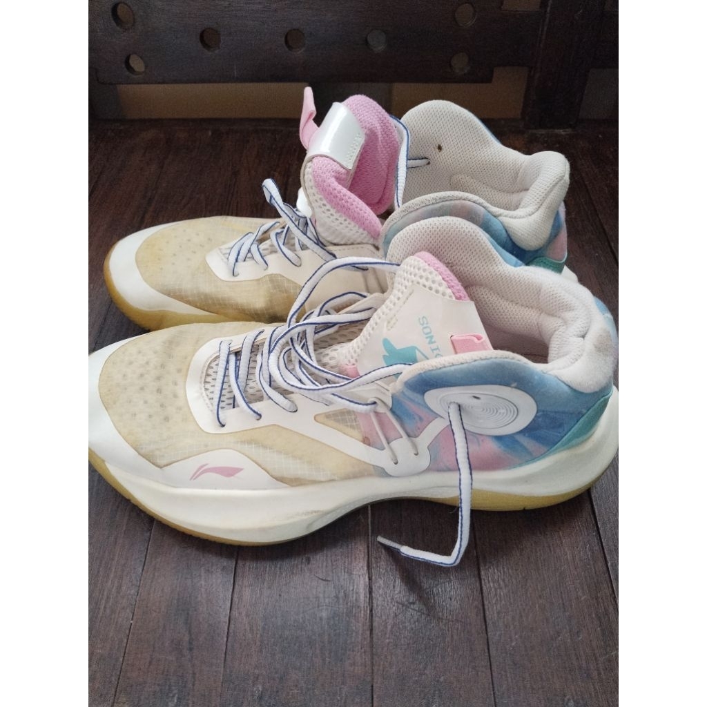sepatu lining