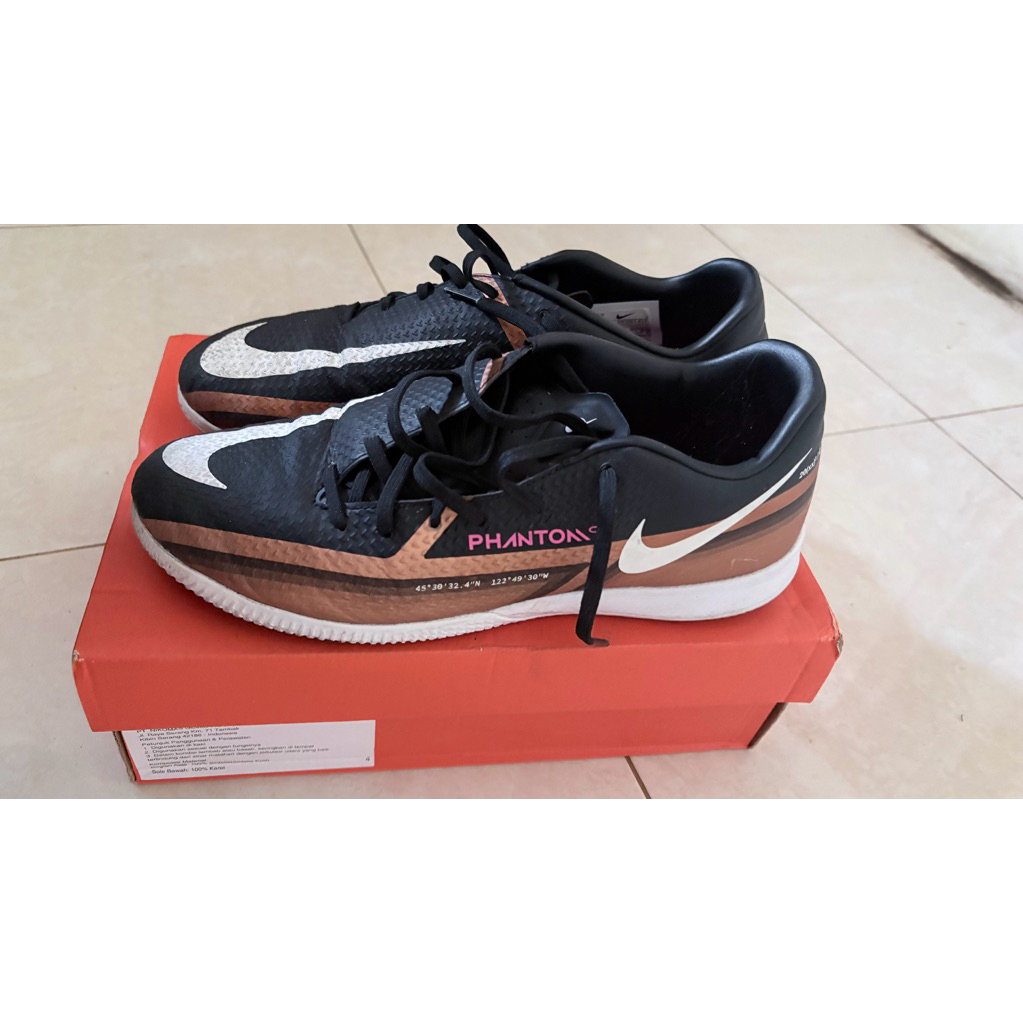 Nike Phantom GT2 Academy IC
