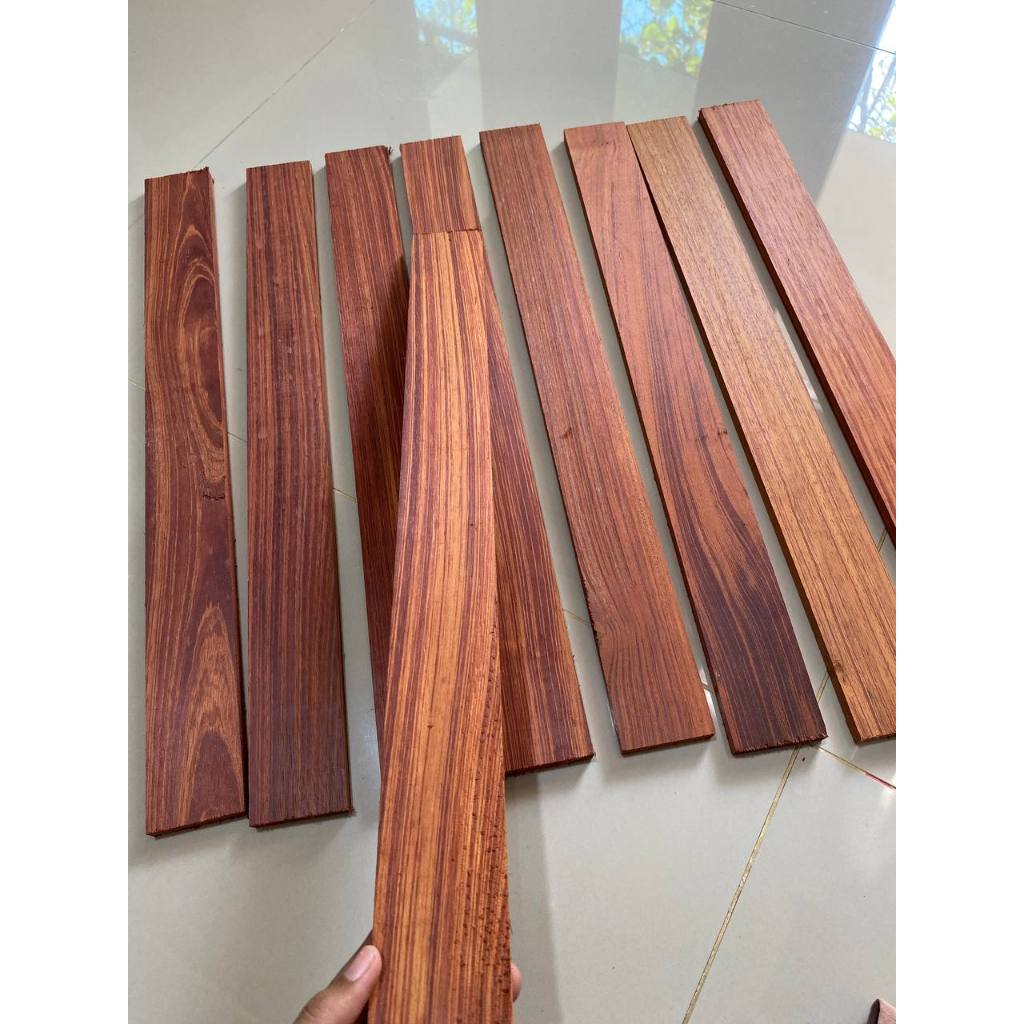Bahan craft Kayu rengas merah sudah serut halus ukuran 1 x 6 x 50 cm ( paket isi 10 pcs )