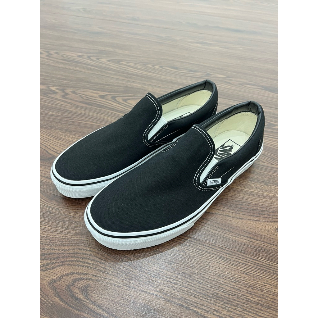 Vans Slip On Classic Black White (RESMI PT. NAVYA)