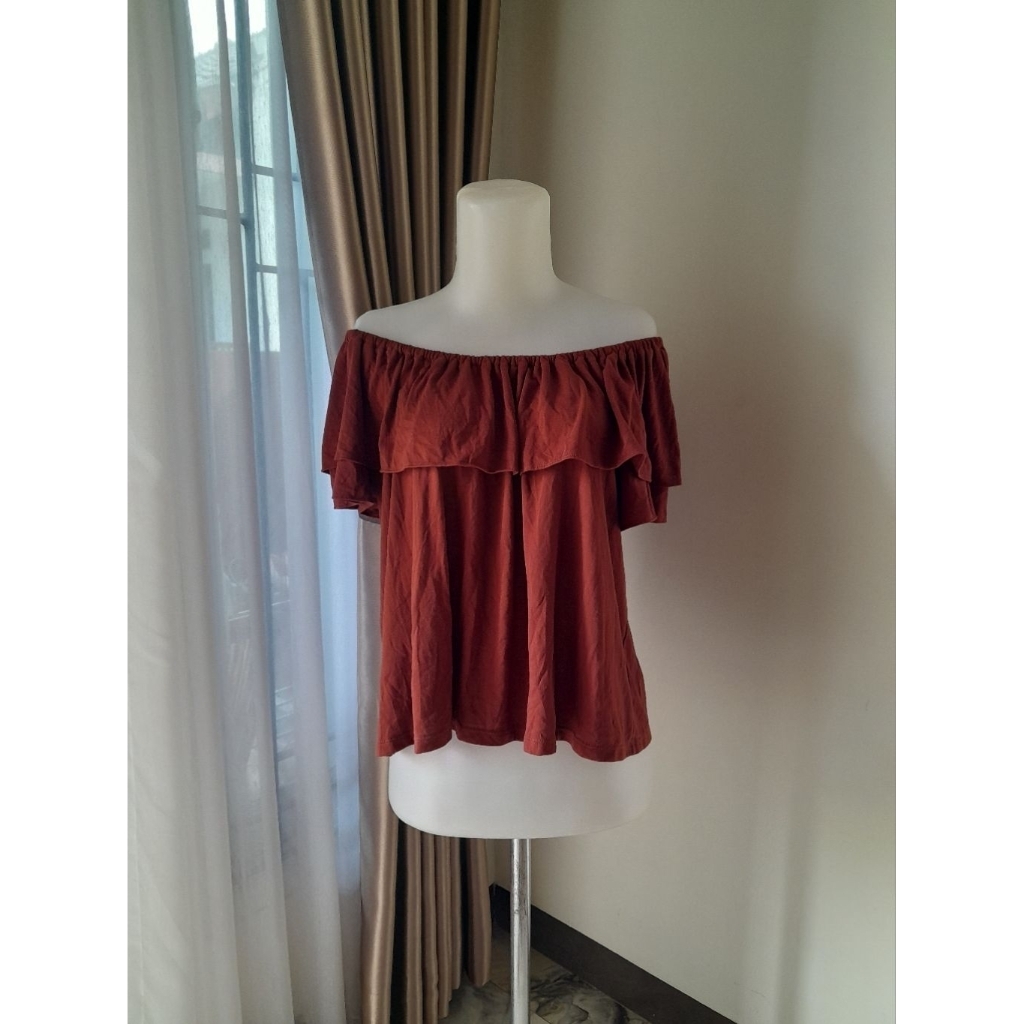 UNIQLO Off Shoulder Brown Top, Uniqlo Blouse Sabrina Ruffle