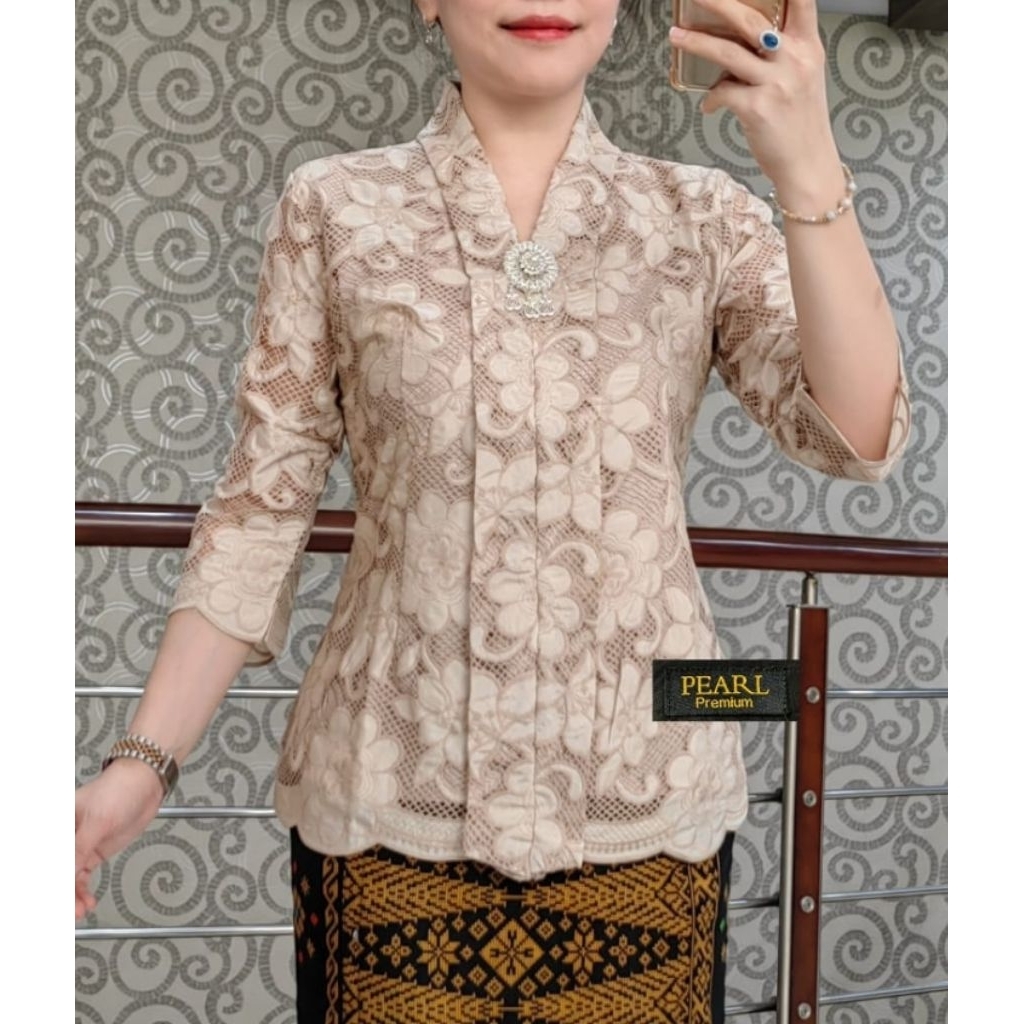 Blus Kebaya Brokat Katun Mewah