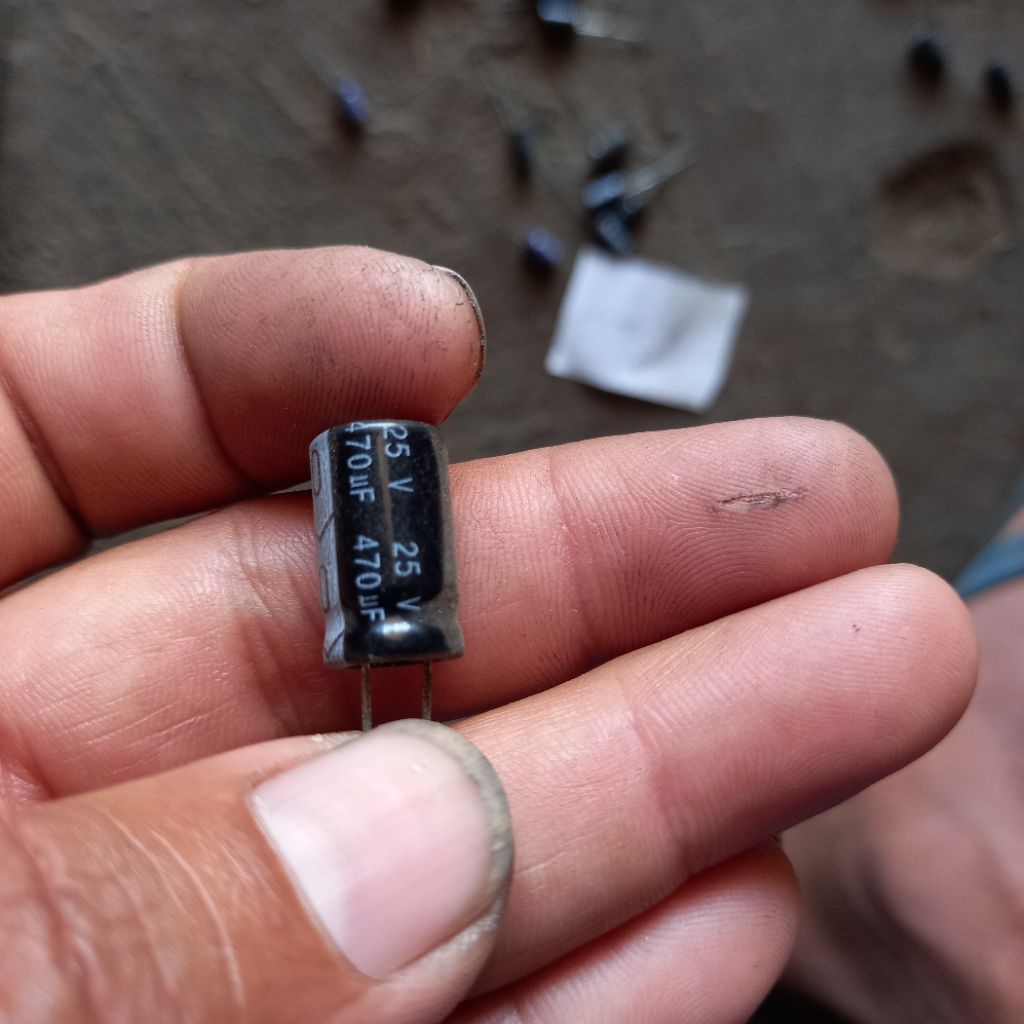 Elco Capasitor Kapasitor 470uf 25v 470 uf 25volt