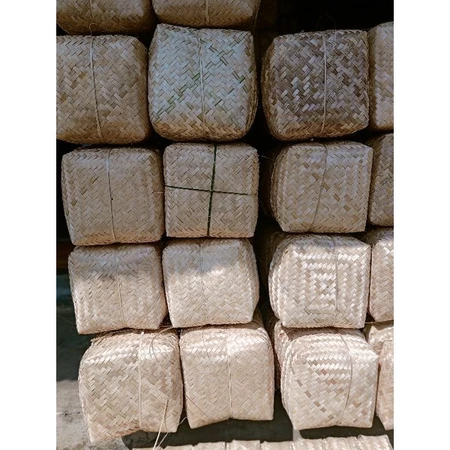 Besek Anyaman Bambu Ukuran 25x25 Box Catering Makanan Hampers