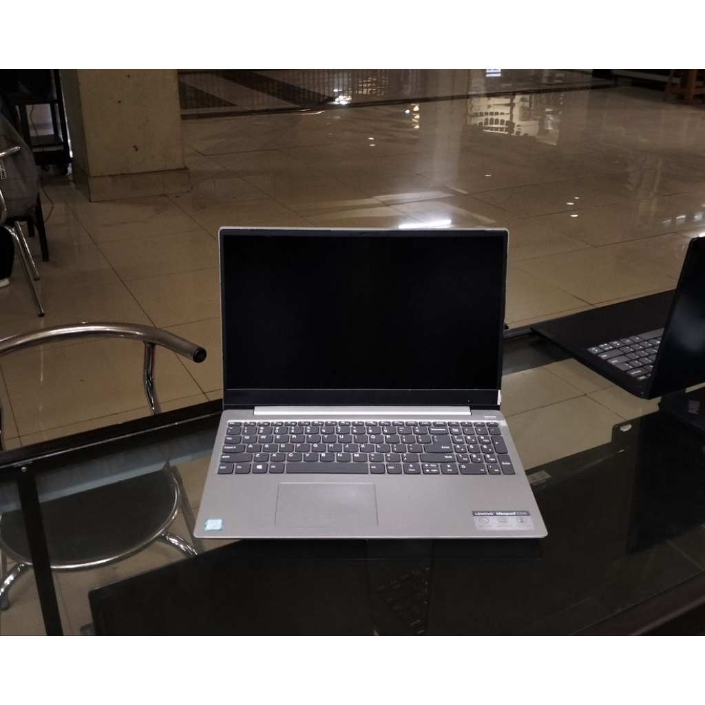 Lenovo Ideapad 330S AMD ATHLON 3020E/i5-8250U Ram 8Gb/SSD 256Gb