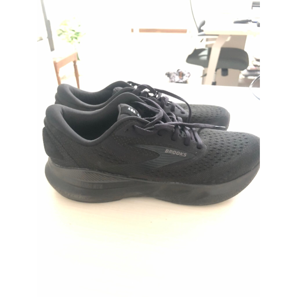 Sepatu Lari Pria Brooks Adrenaline GTS 24 Seken Preloved