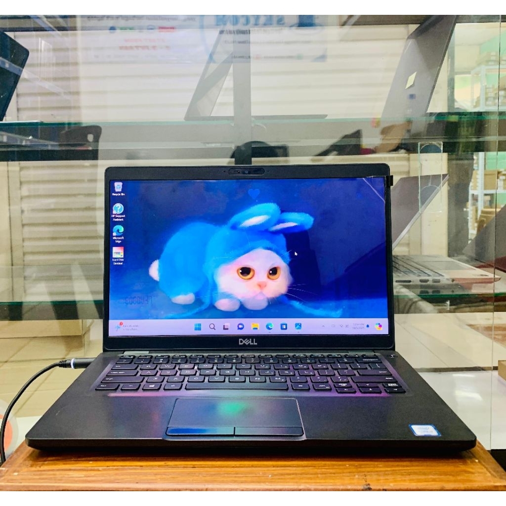 Dell latitude 5400 Intel core i3 gen 8 Ram 8gb SSD 256GB