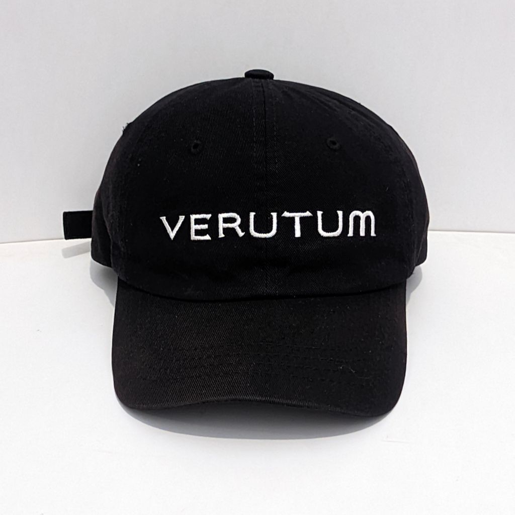 Topi Verutum Hitam