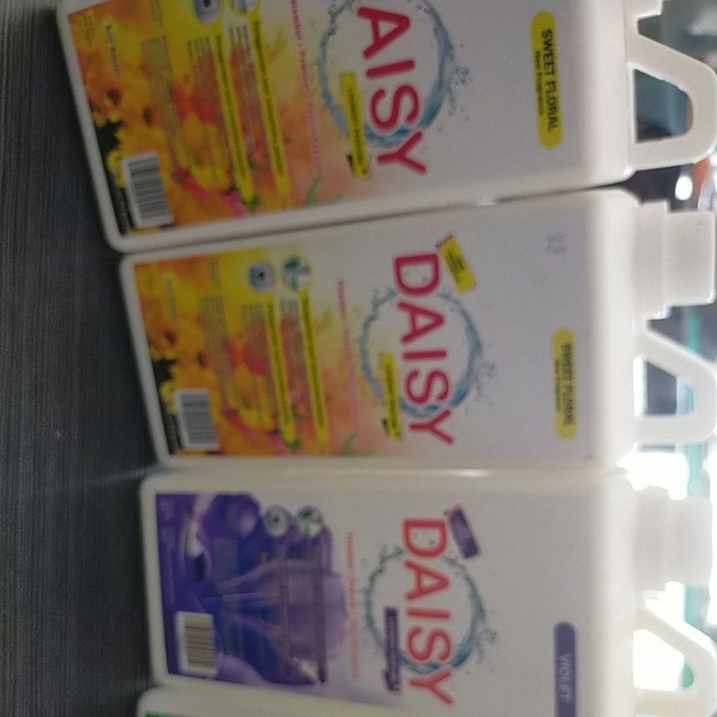 farfum laundry  pelicin dan wangi tahan lama
