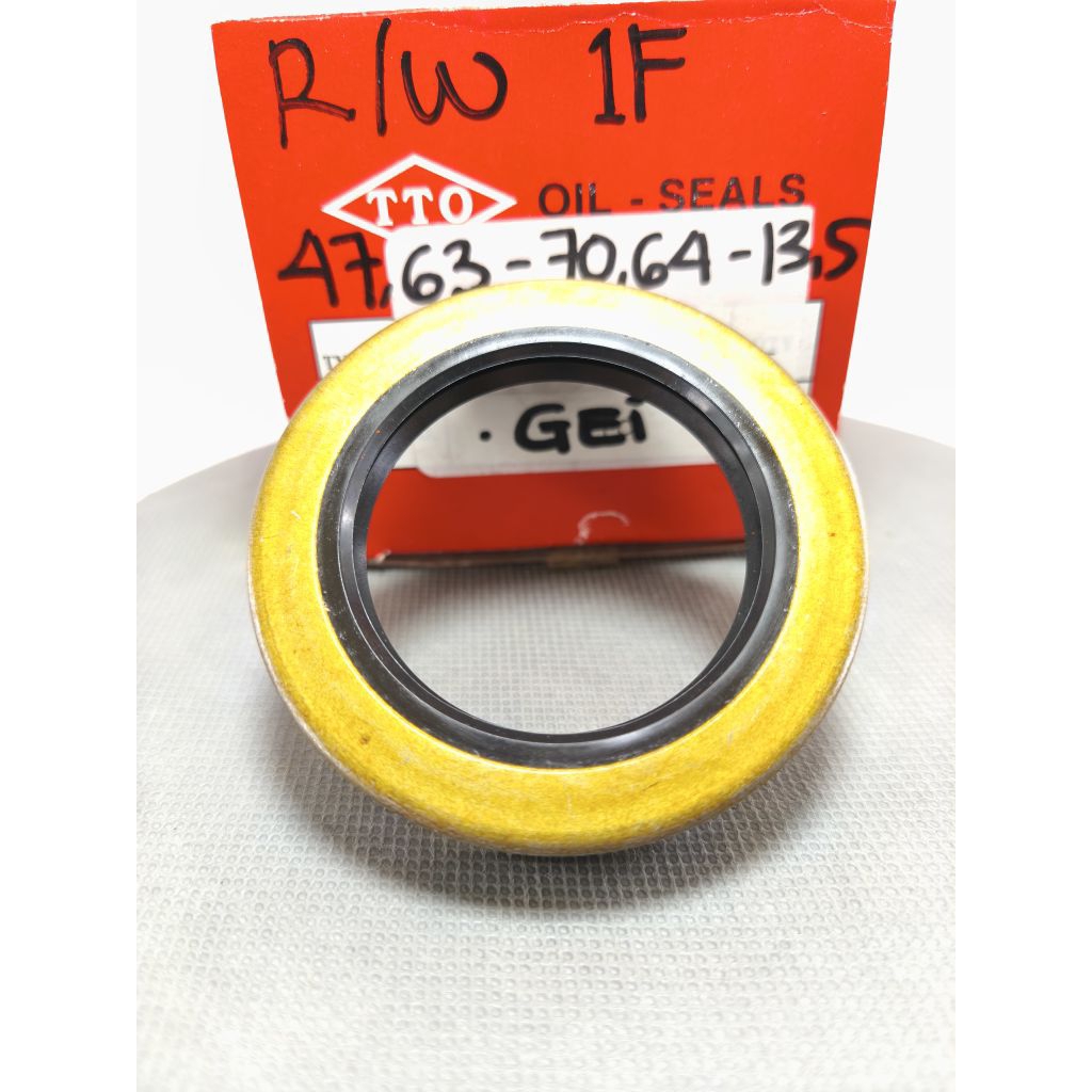 Seal Roda Belakang Toyota 1F TB3 47,63-70,64-13,5 Seal Rear Wheel Toyota 1F 90311-47029 Merk TTO